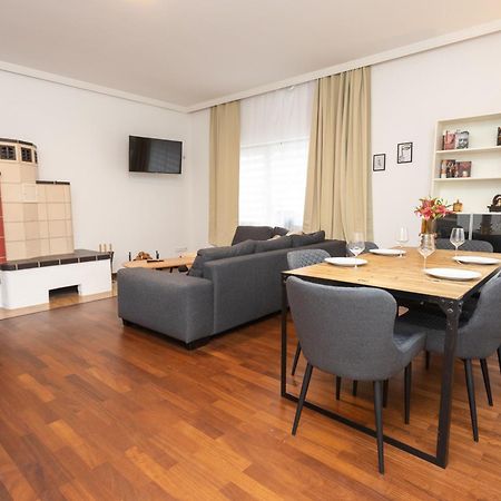 Stadthaus Mit 2 Schlafzimmern & Wohnzimmer Mit Kamin - Kostenloser Privat-Parkplatz Auf Dem Grundstueck Leipzig Buitenkant foto