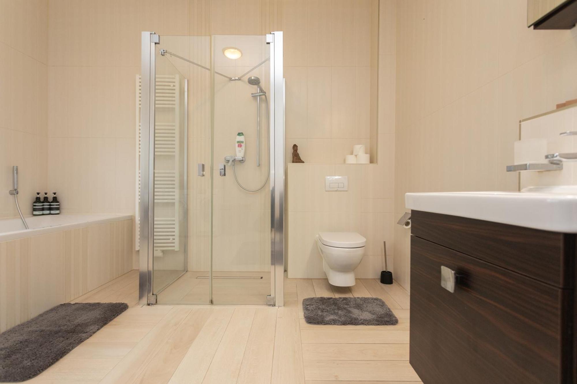 Stadthaus Mit 2 Schlafzimmern & Wohnzimmer Mit Kamin - Kostenloser Privat-Parkplatz Auf Dem Grundstueck Leipzig Buitenkant foto