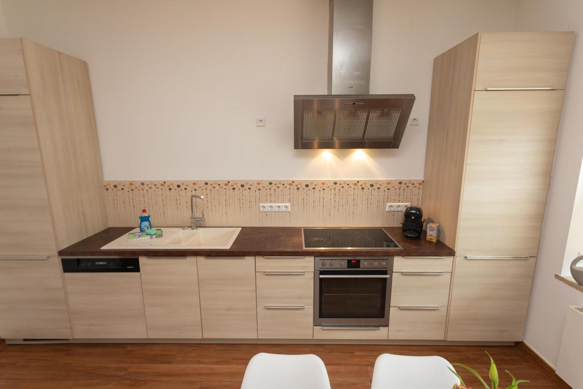 Stadthaus Mit 2 Schlafzimmern & Wohnzimmer Mit Kamin - Kostenloser Privat-Parkplatz Auf Dem Grundstueck Leipzig Buitenkant foto