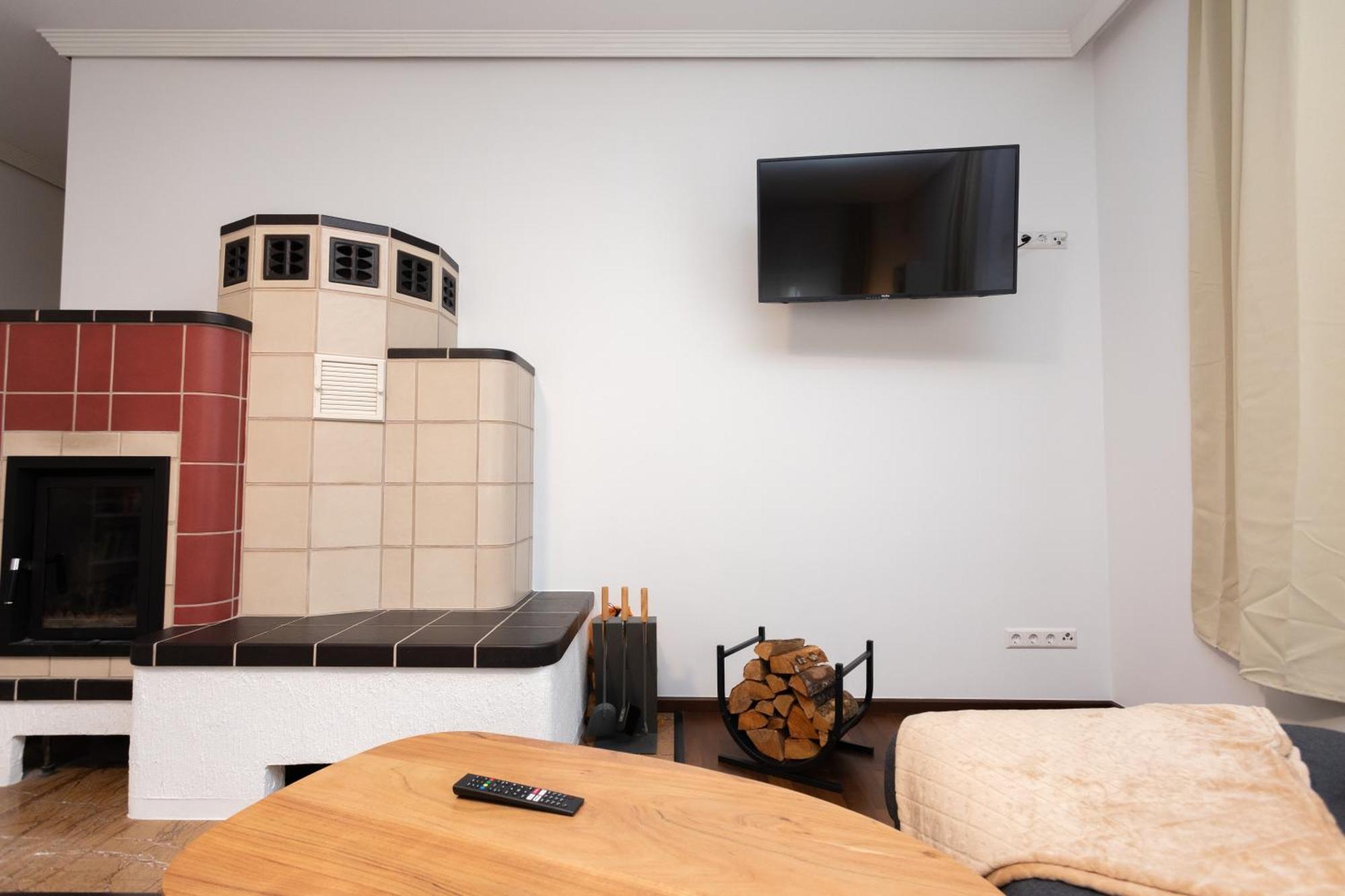 Stadthaus Mit 2 Schlafzimmern & Wohnzimmer Mit Kamin - Kostenloser Privat-Parkplatz Auf Dem Grundstueck Leipzig Buitenkant foto